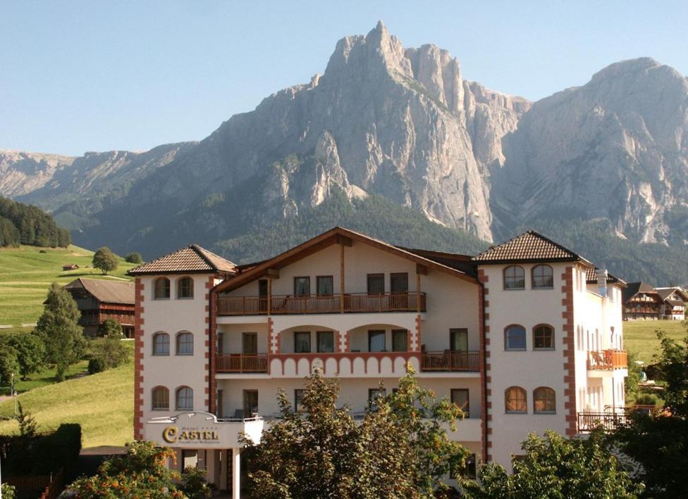 Hotel Castel Oswald Von Wolkenstein カステルロット エクステリア 写真